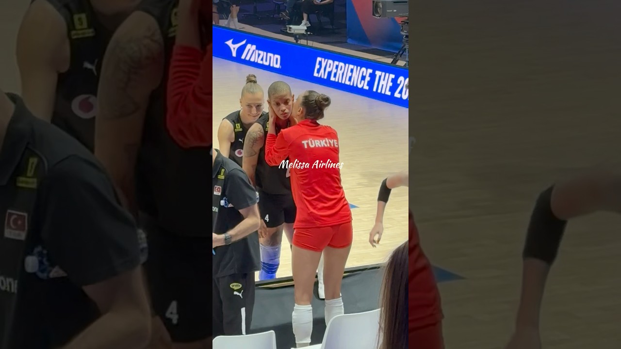 Melissa Vargas&rsquo;ın ağlaması ve takımın ona desteği🥺 #volleyball #vargas #emotional #voleybol #crying