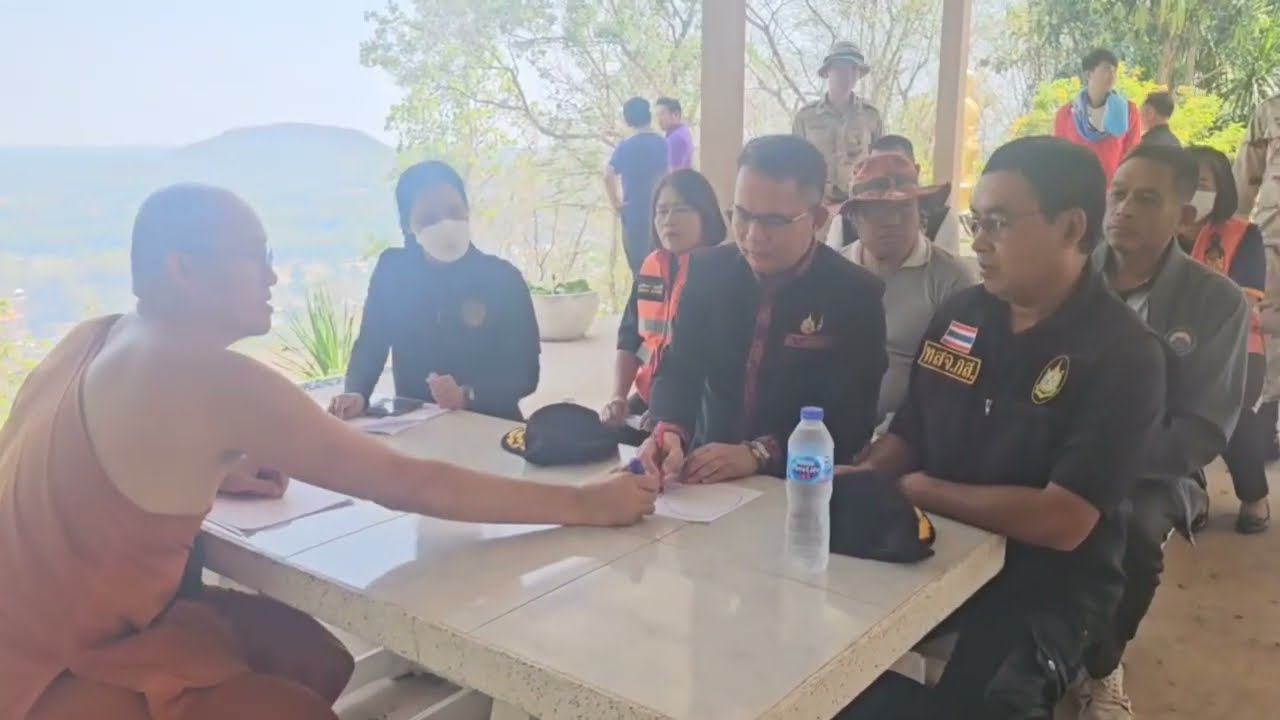 ผู้ว่าสั่งรวมพลทุกหน่วยงานช่วยดับไฟป่าไหม้ภูสิงห์