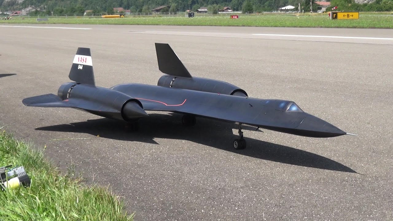 FASTEST JET ON EARTH BLACKBIRD SR71 TURBINE RC SCALE MODEL JET
