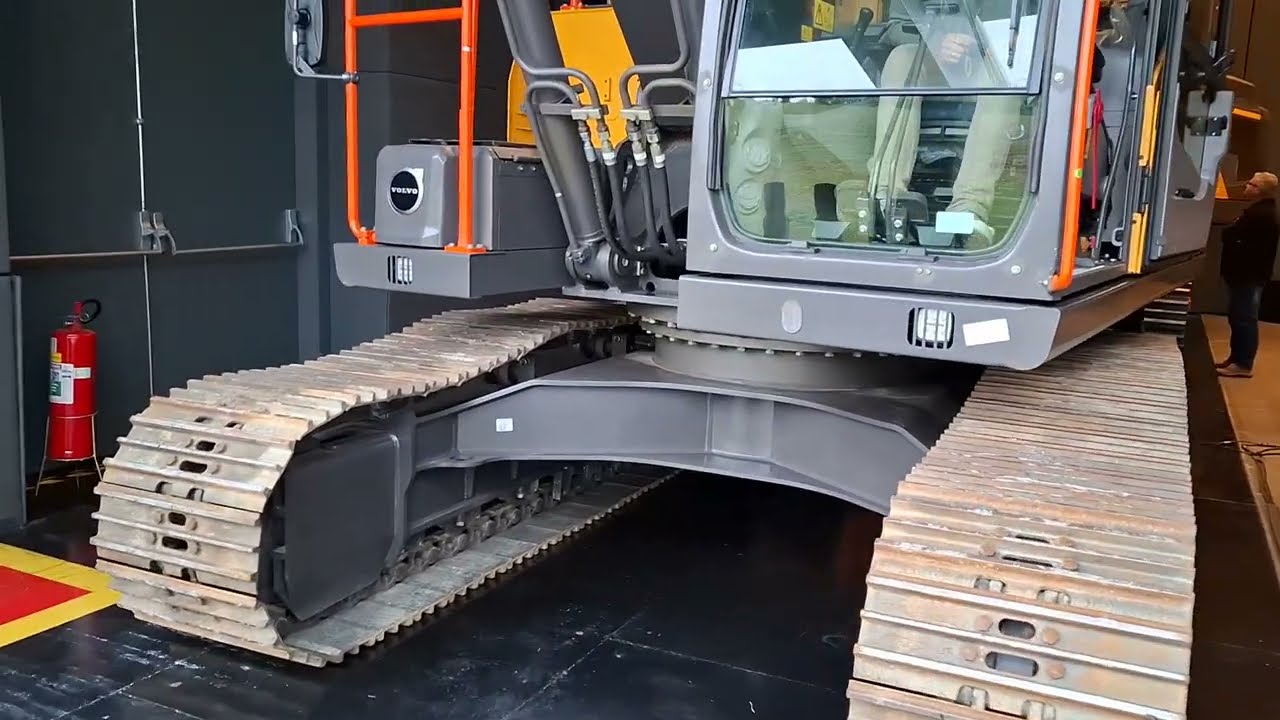 Nova Escavadeira Volvo - EC210