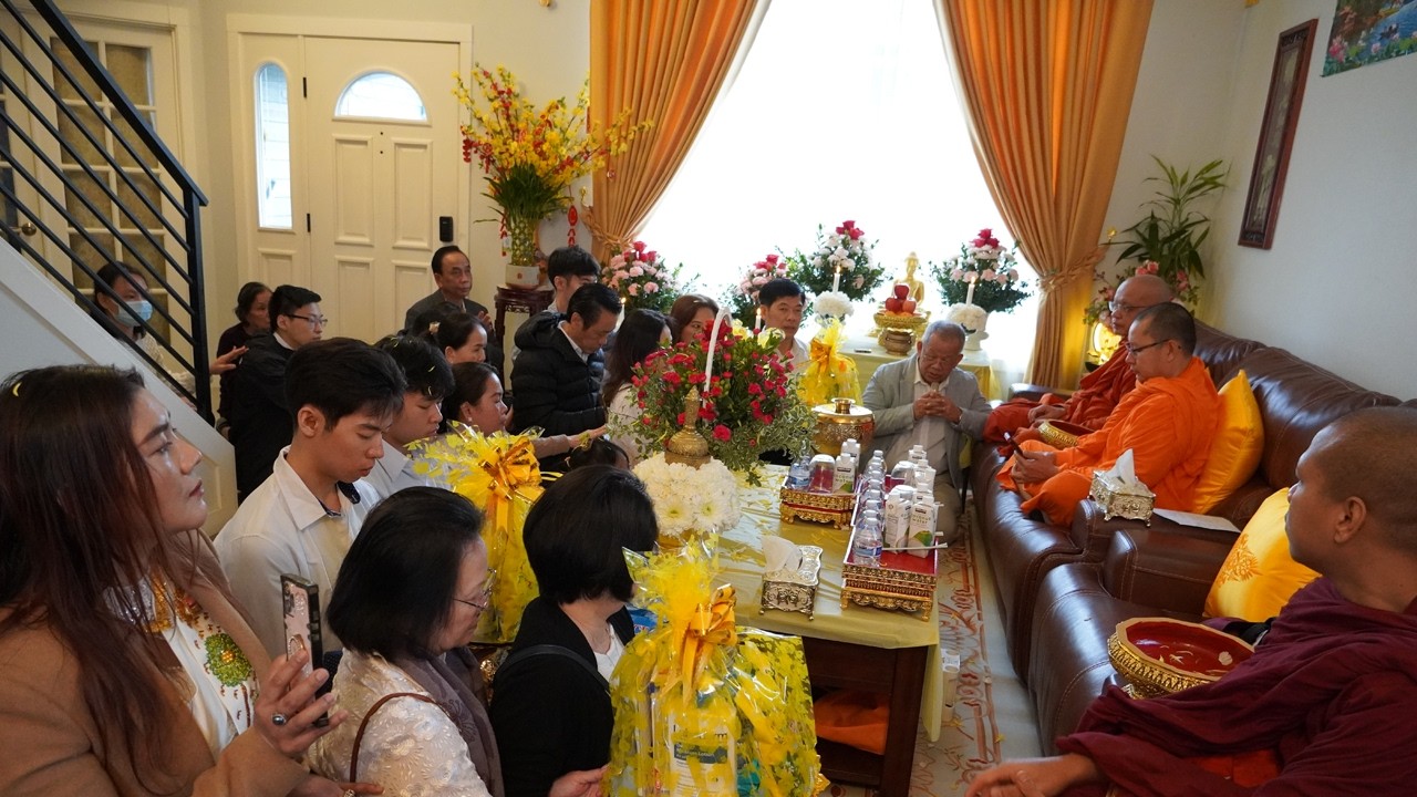 កម្មវិធីបុណ្យបច្ច័យ៤ សង្ឃទាន នៅសហរដ្ឋអាមេរិក ដែលរៀបចំជូនដោយ វត្តធម្មចក្ការាម (វត្តចាស់ស៊ីអាថុល)