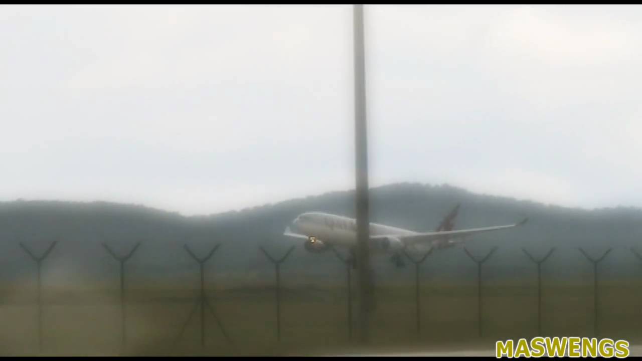 Qatar Airways From Doha Landing 32L At Kuala Lumpur International Airport