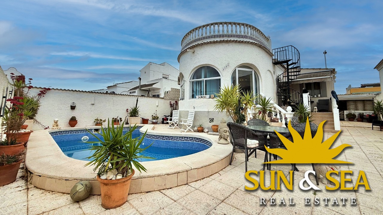 TWO-BEDROOM VILLA FOR SALE – TORREVIEJA - SS00-507EP