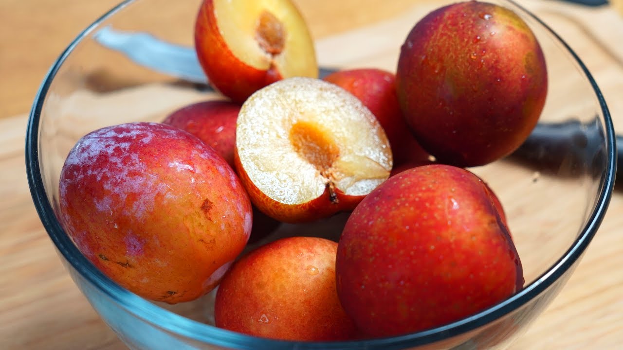 Plums make a great Low Calorie Dessert