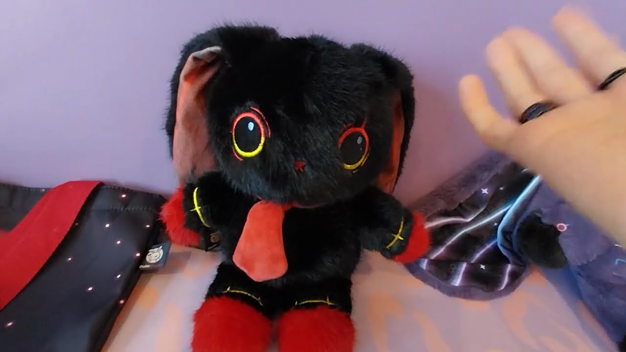 Unboxing Black Hole Bun by Plushie Dreadfuls 🖤🖤🖤
