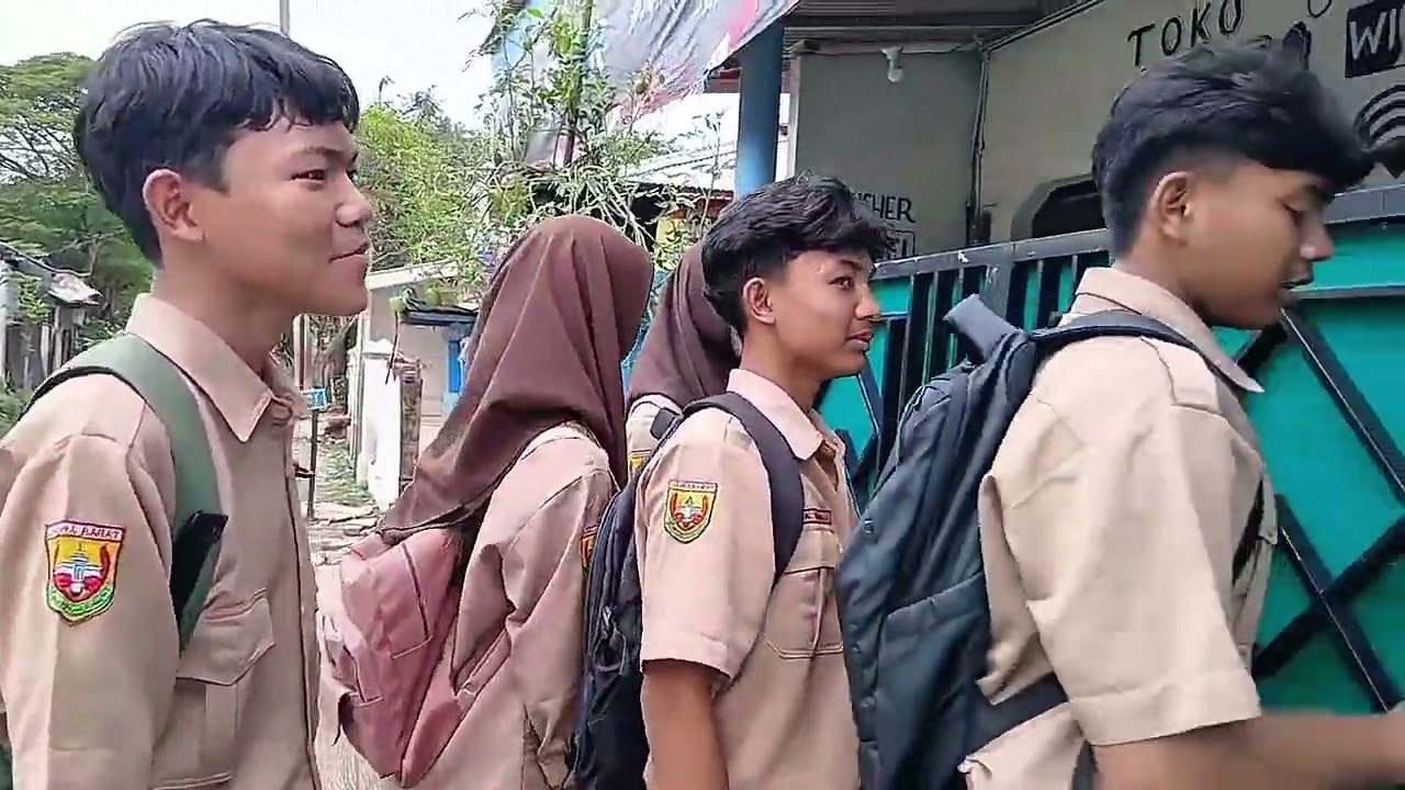 Tugas Bahasa Indonesia Teks Negosiasi Bermain Peran Oleh Kelompok 1 Kelas X-4 Tahun Ajaran 2025/2026