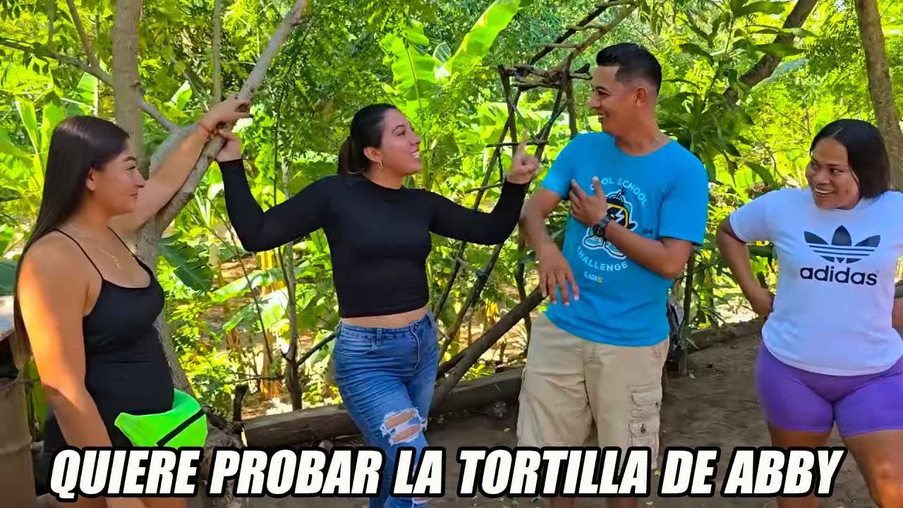 Ronal quiere probar las tortillas de Abby.😬
