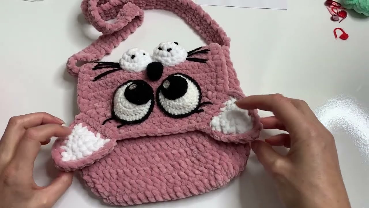 Сумочка «кошечка» из плюшевой пряжи. Вяжем крючком.