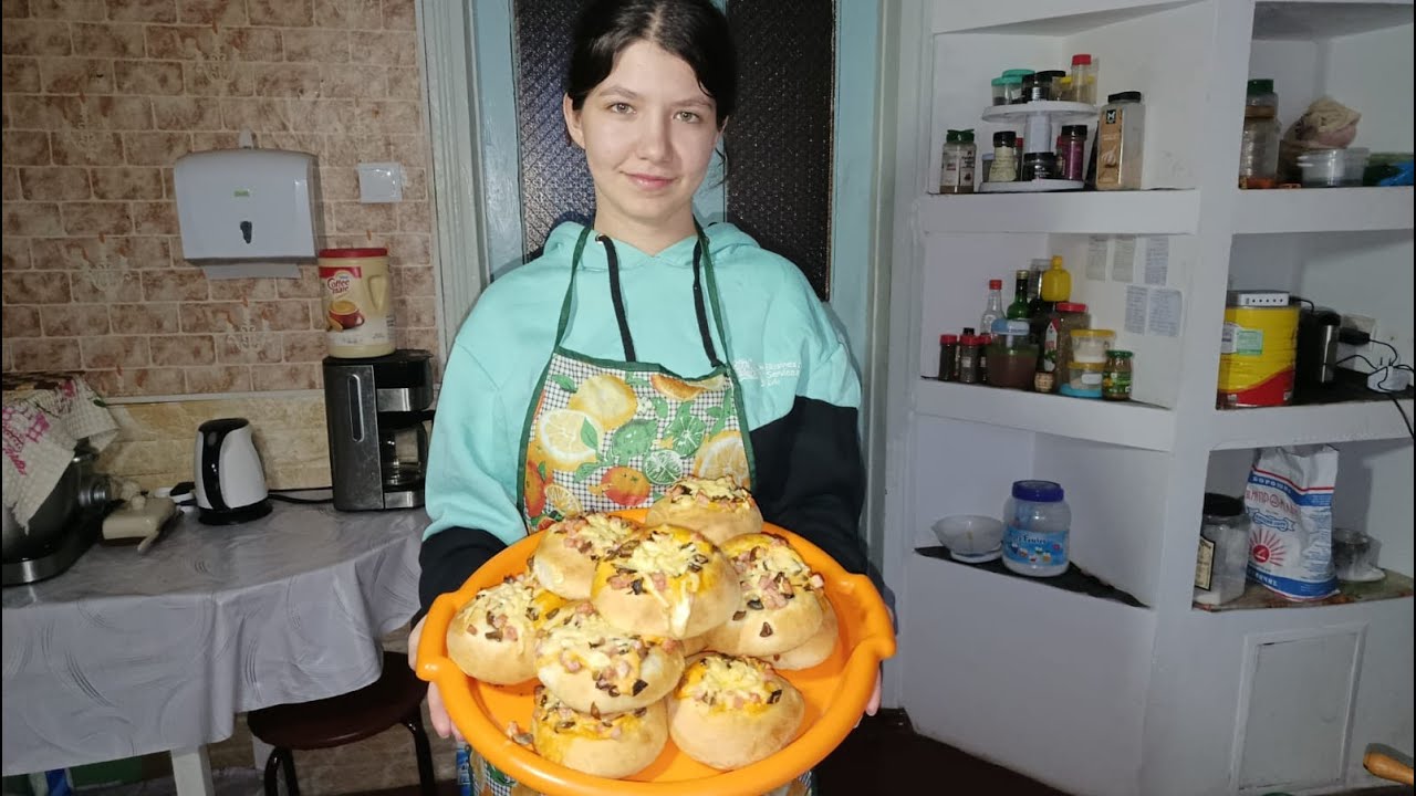 Вікуся пригостила піцою 🍕