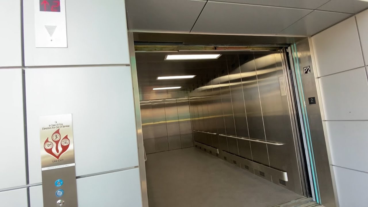 HUGE MEI Hydraulic Service Elevator @ Wonderverse, Oakbrook Center, Oak Brook, IL