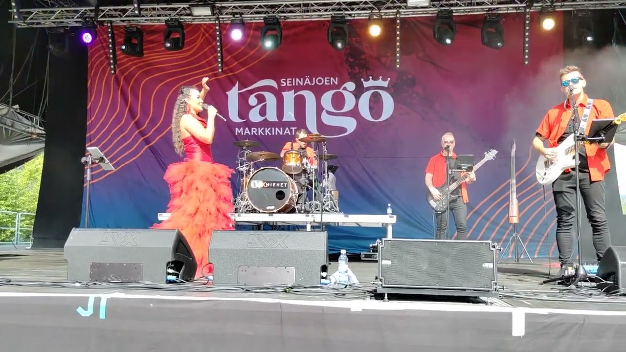 Saija Tuupanen- Paula potpuri (Seinäjoen Tango Markkinat 12.7.2024)