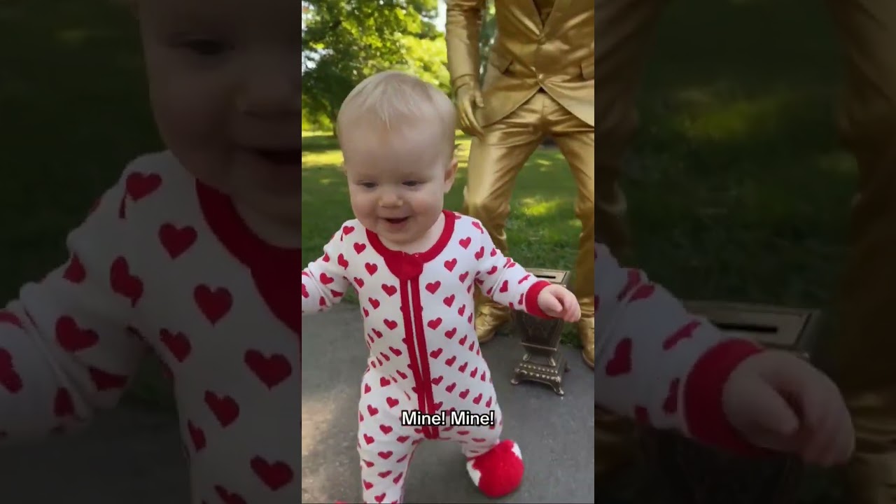 Toddler Steals Tip Money From Living Statue! 😂💰 #funnybaby #toddlerlife #livingstatue #viral