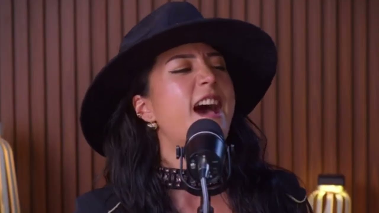 Una noche bohemia con Bell Zavala, en vivo.