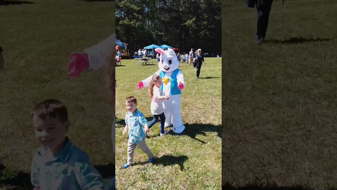 We saw the Easter Bunny 1 week early 😀 #shorts #viral #easterbunny