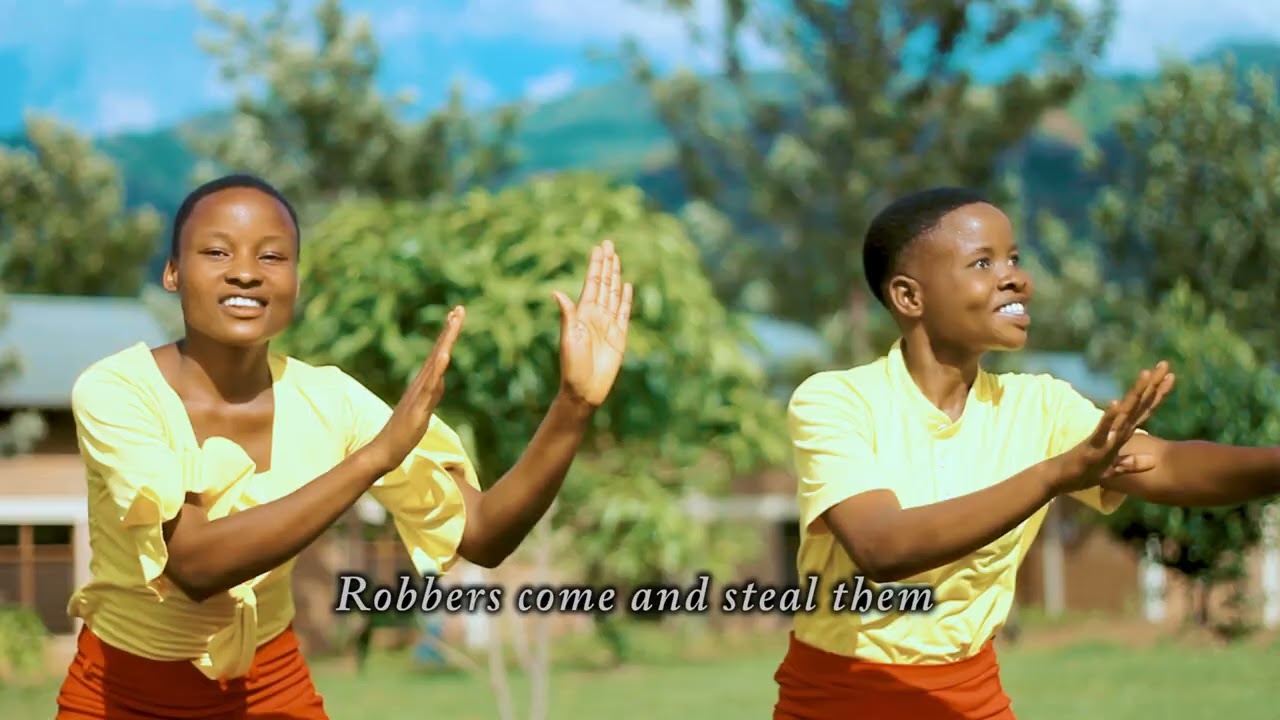 Girukwizera sinai choir minevam kabezi please,, subscribe, like. na comment..👏👏