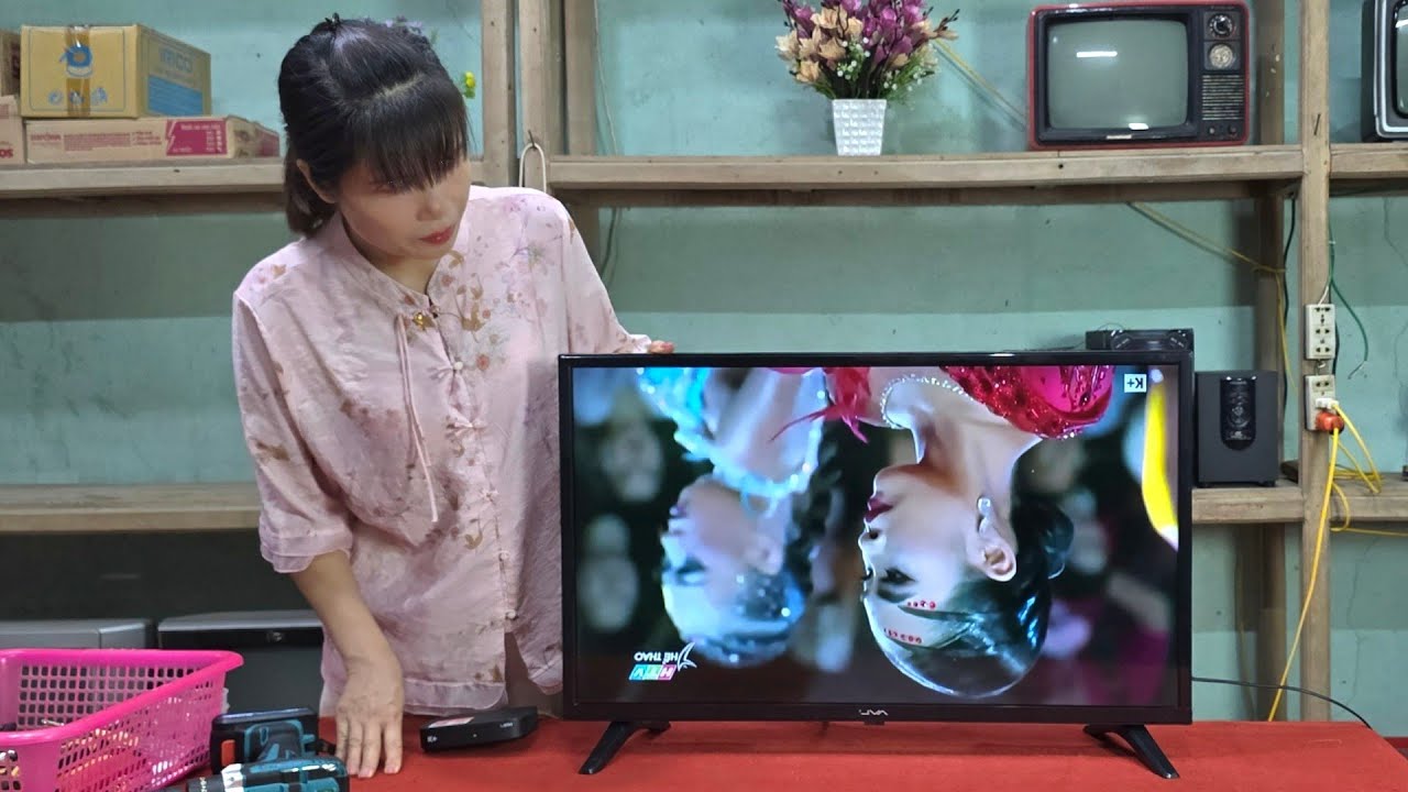 Don't rush to throw away a broken TV, it can help revive another type of TV / Hải daily life
