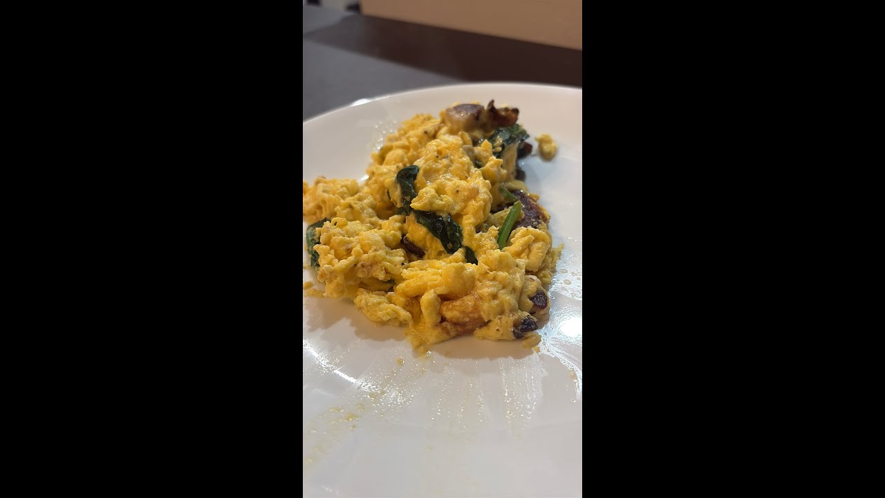 Mushroom & Power Greens Scramble (7min)