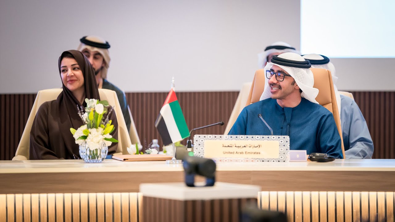 عبد الله بن زايد يشارك في اجتماعات الرياض الوزارية حول سوريا