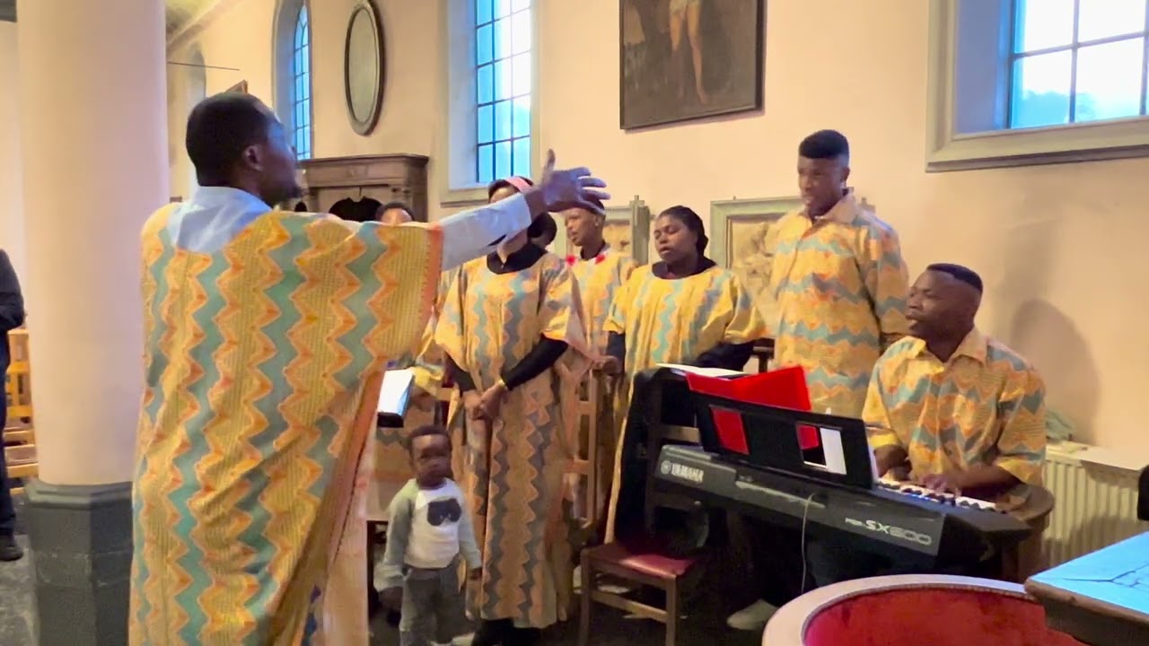 MFUMU WETU UTUFWILE LUSE: Chorale Congolaise Bens Bagula (à saint François d’Assise)
