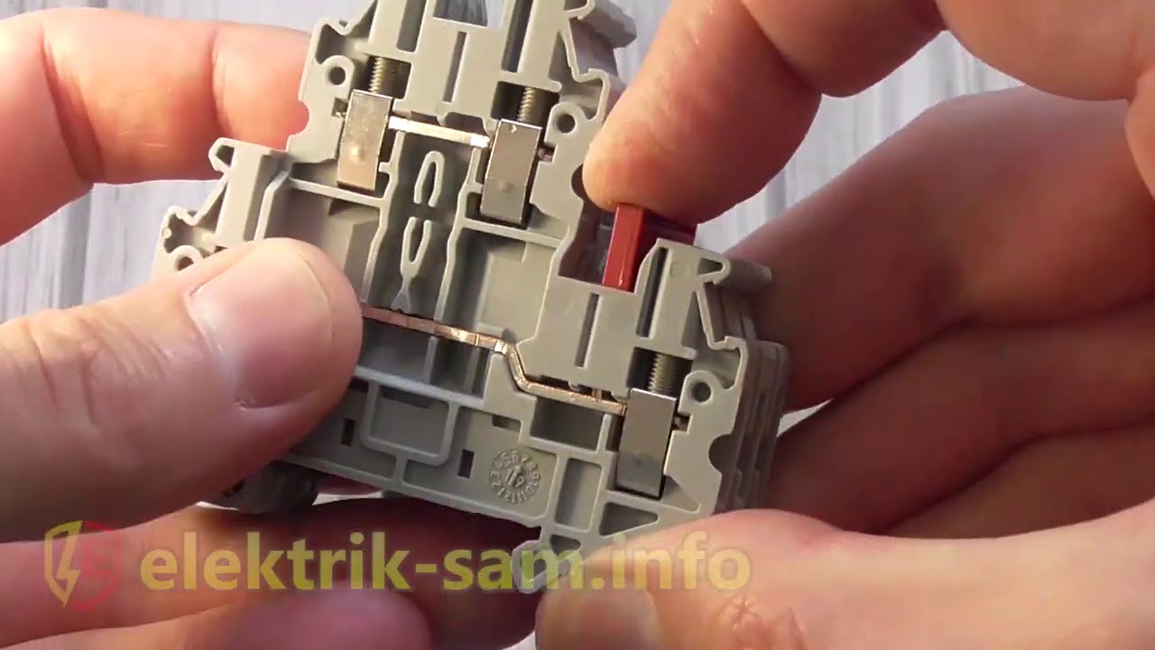 Двухуровневые проходные клеммы Phoenix Contact в электрощите