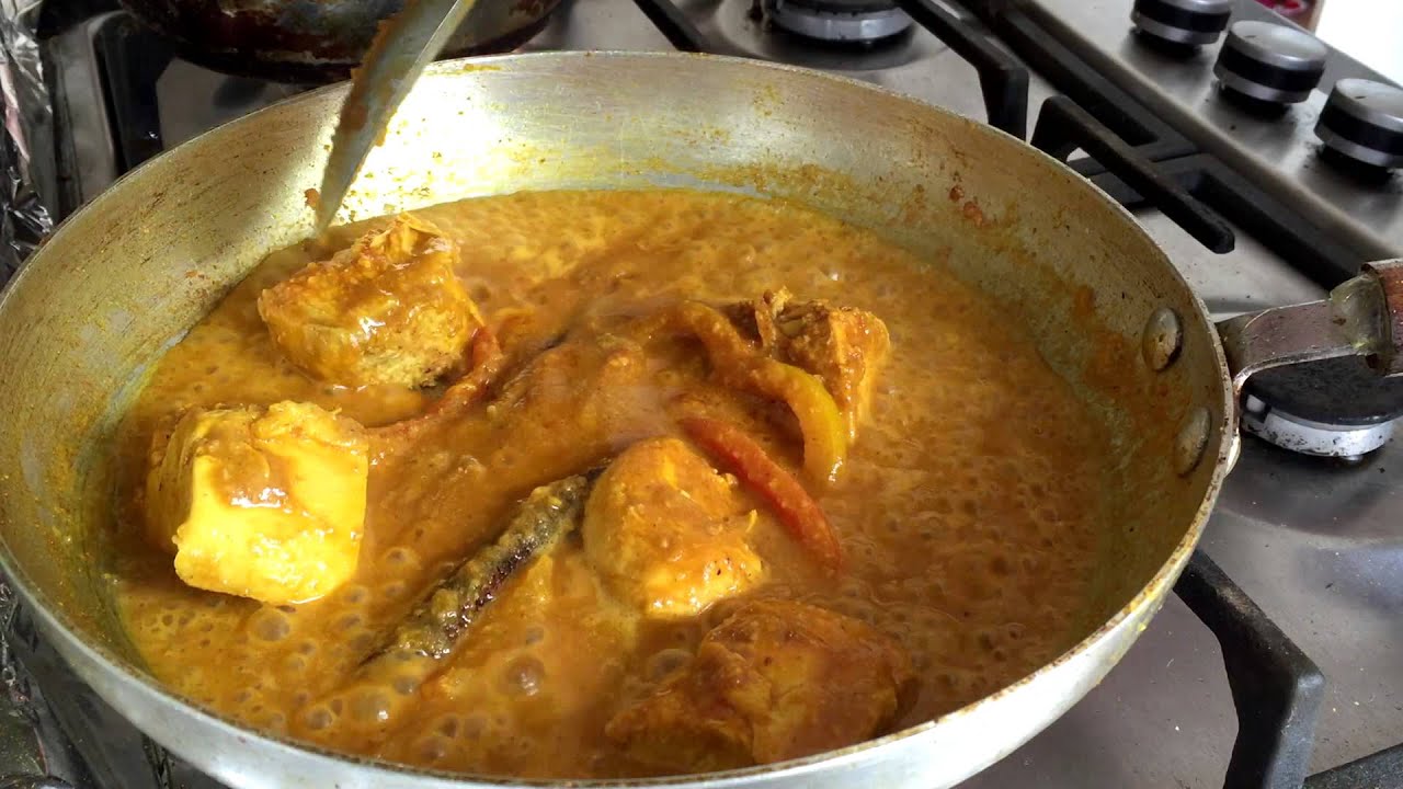 Chicken Kashmir (Indian Restaurant Style)