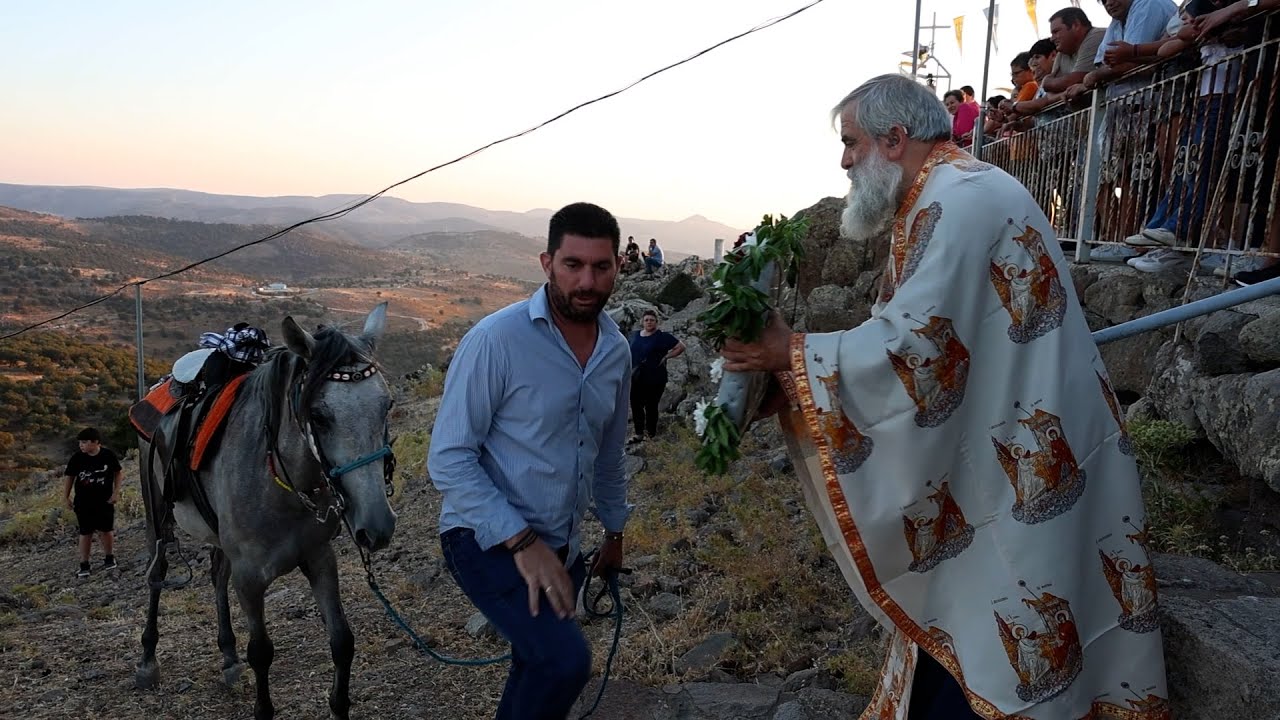 Αϊβαλιώτες με καταγωγή από το Σκαλοχώρι στο πανηγύρι του Προφήτη Ηλία