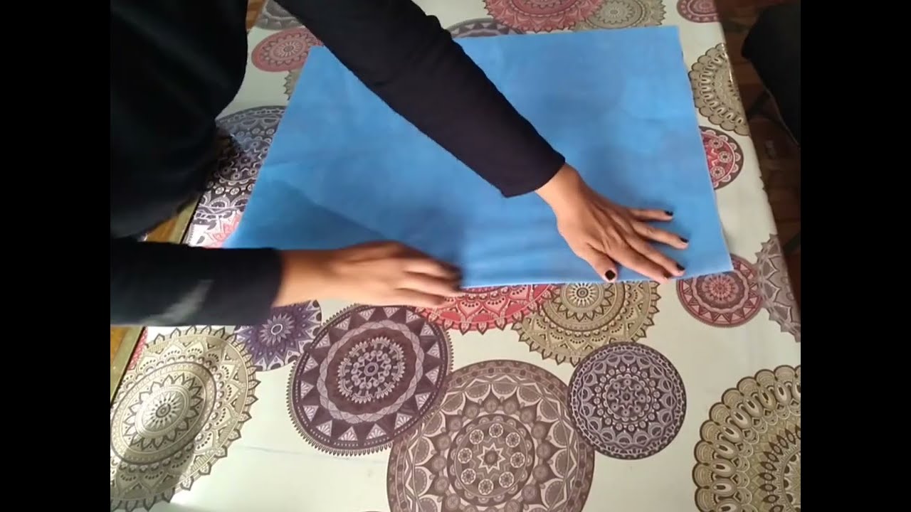 poncho celeste para acto escolar de friselina fácil y rápido....