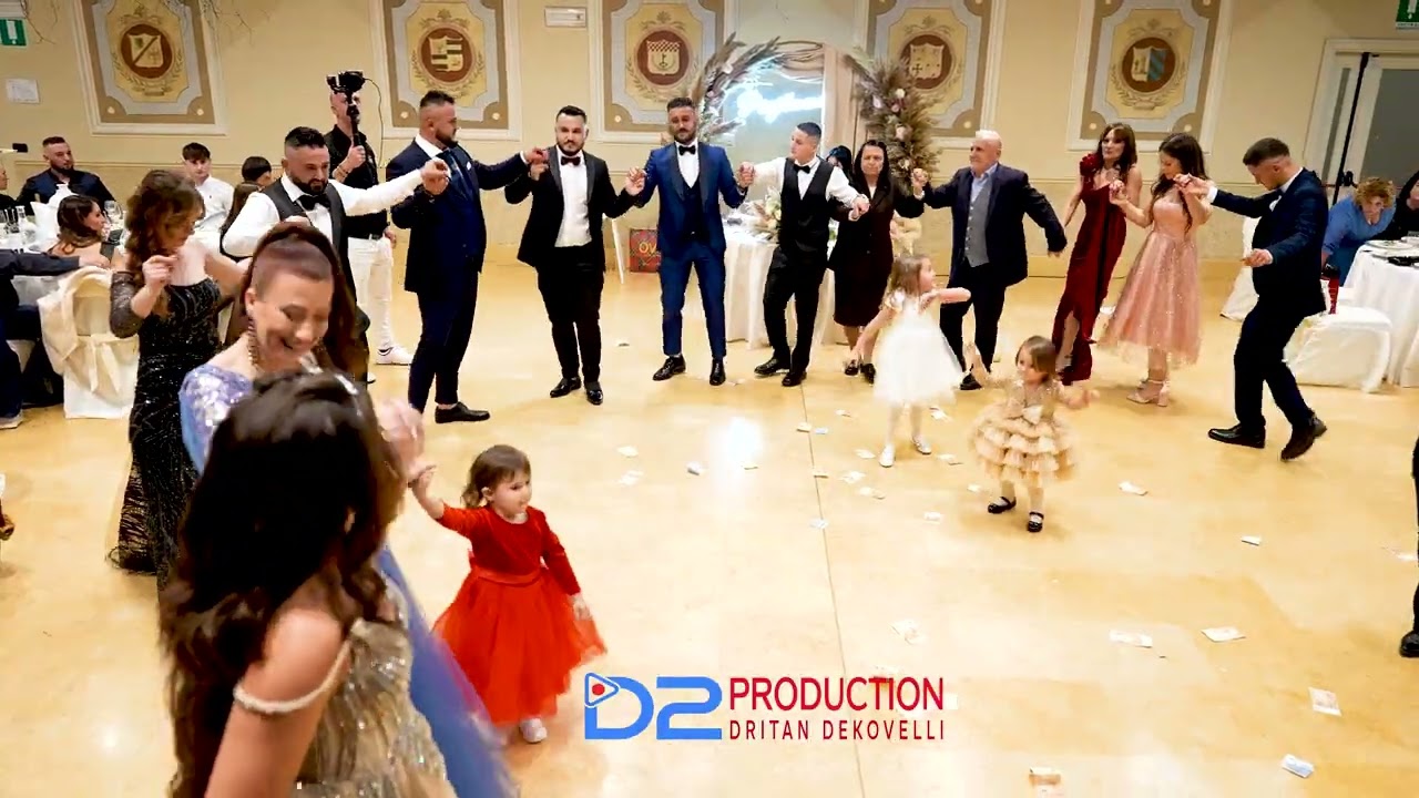 Hapja e valleve nga Familja Dasma  Elton & Xhesika Brescia