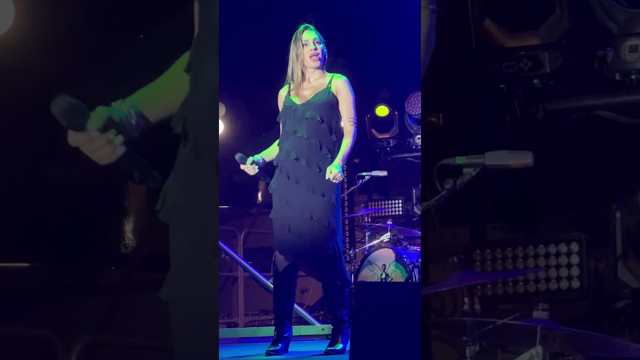 Anna Tatangelo - Bastardo @ Villarosa (EN) 