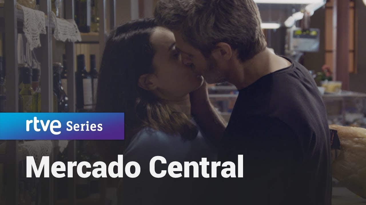 Mercado Central: Celia y Jorge se besan #Capítulo9 | RTVE Series