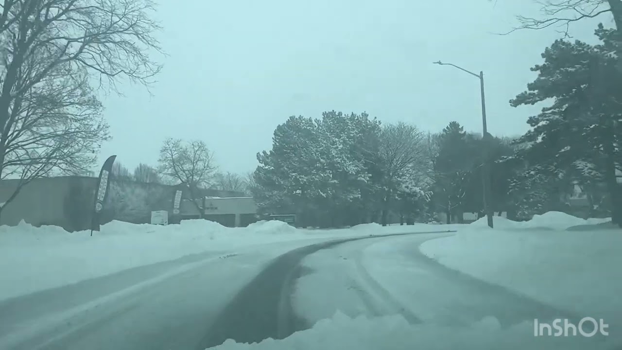 25 cm of continuous snow in Canada for 2 days d