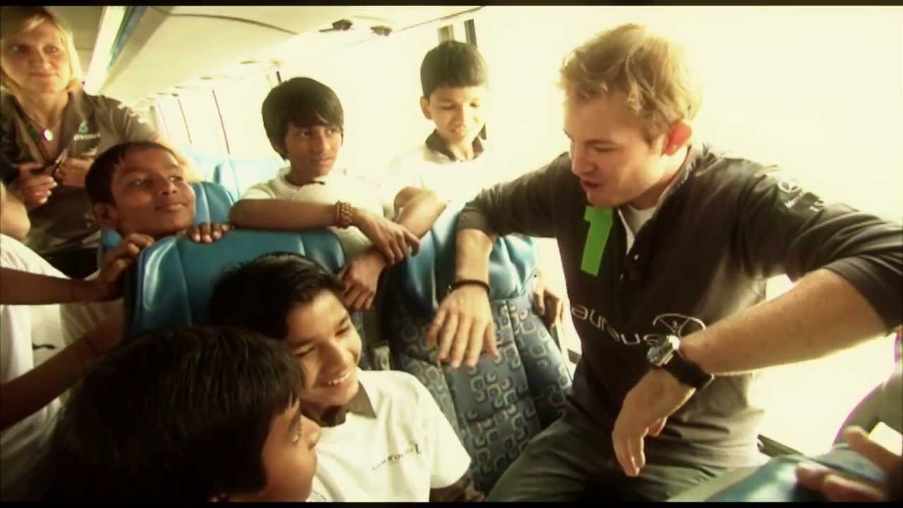 A Magic Bus ride to Buddh International Circuit with Laureus Ambassador Nico Rosberg!