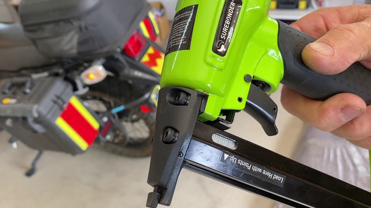 Installing a Utopia backrest on Vespa 300 GTS