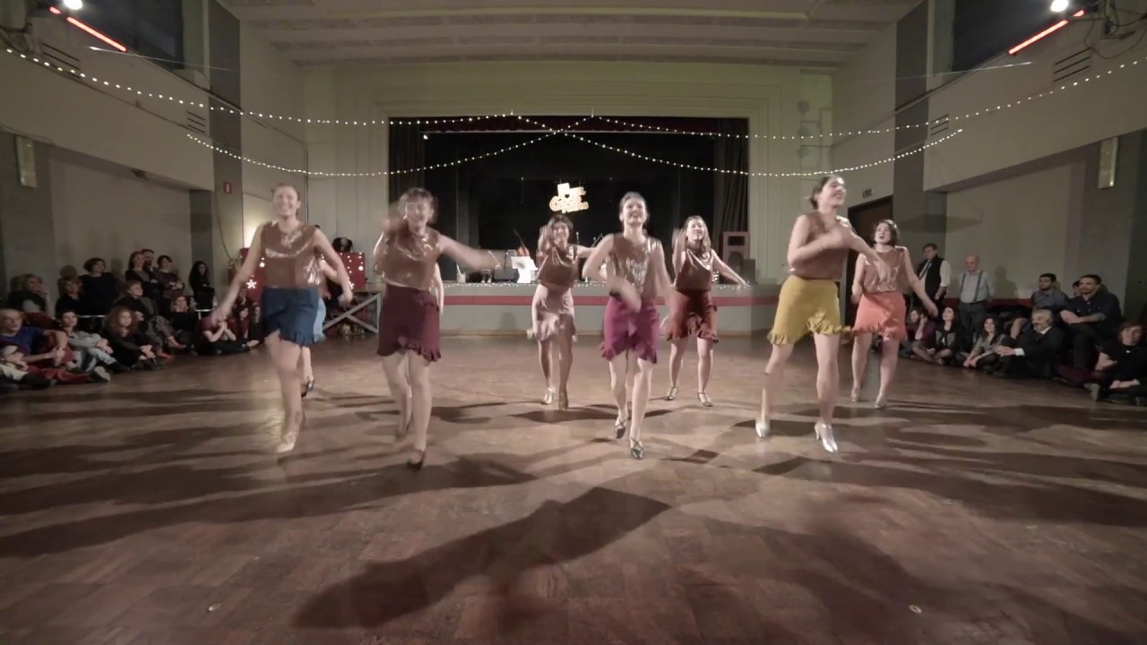 The Zaz Zuh Ladies - The Jingle Ball (Feel Good Swing)