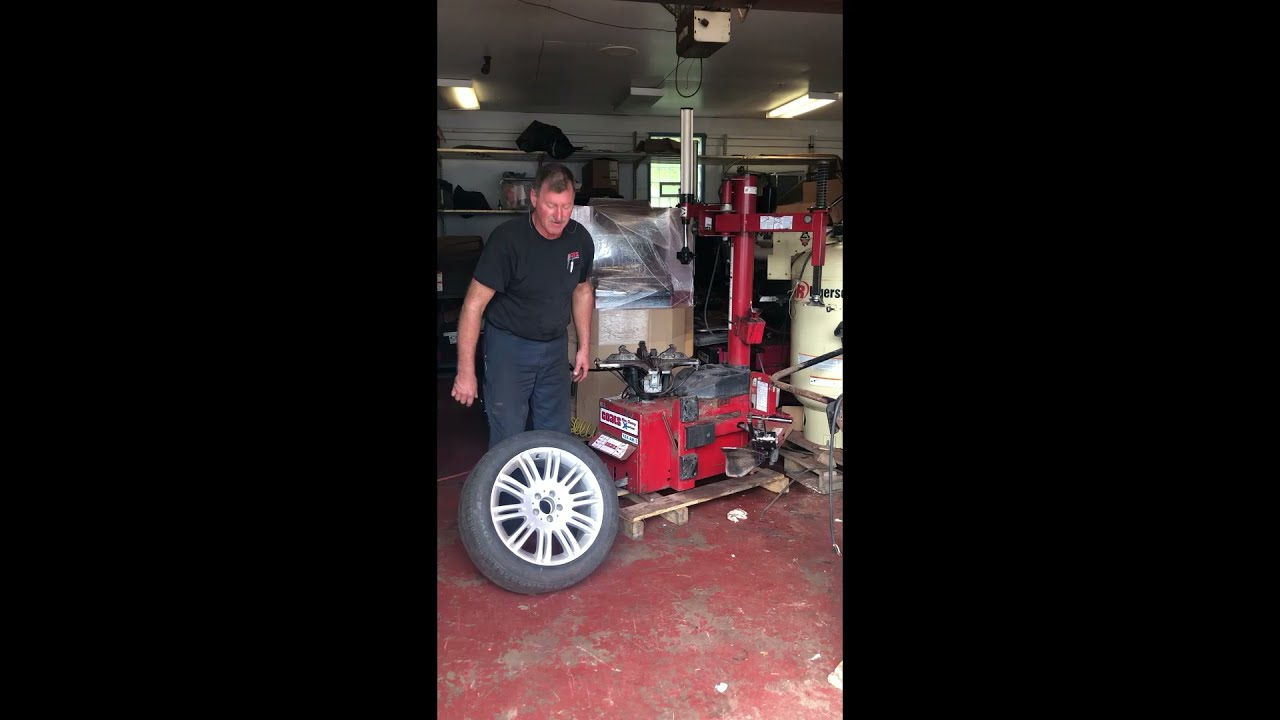 How to Change a Tire on a Coats 70X