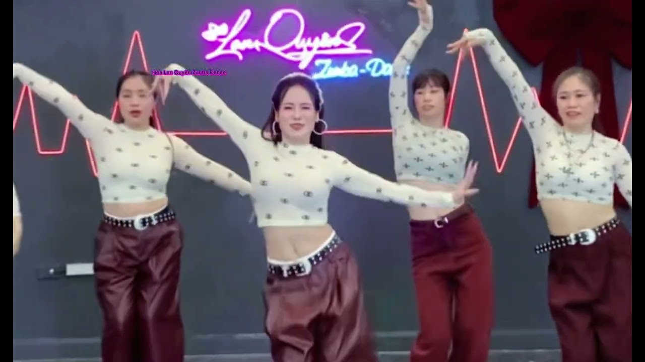 Vạn lý sầu choreo Thuận Zilo: Team Hoa Lan Quyên 