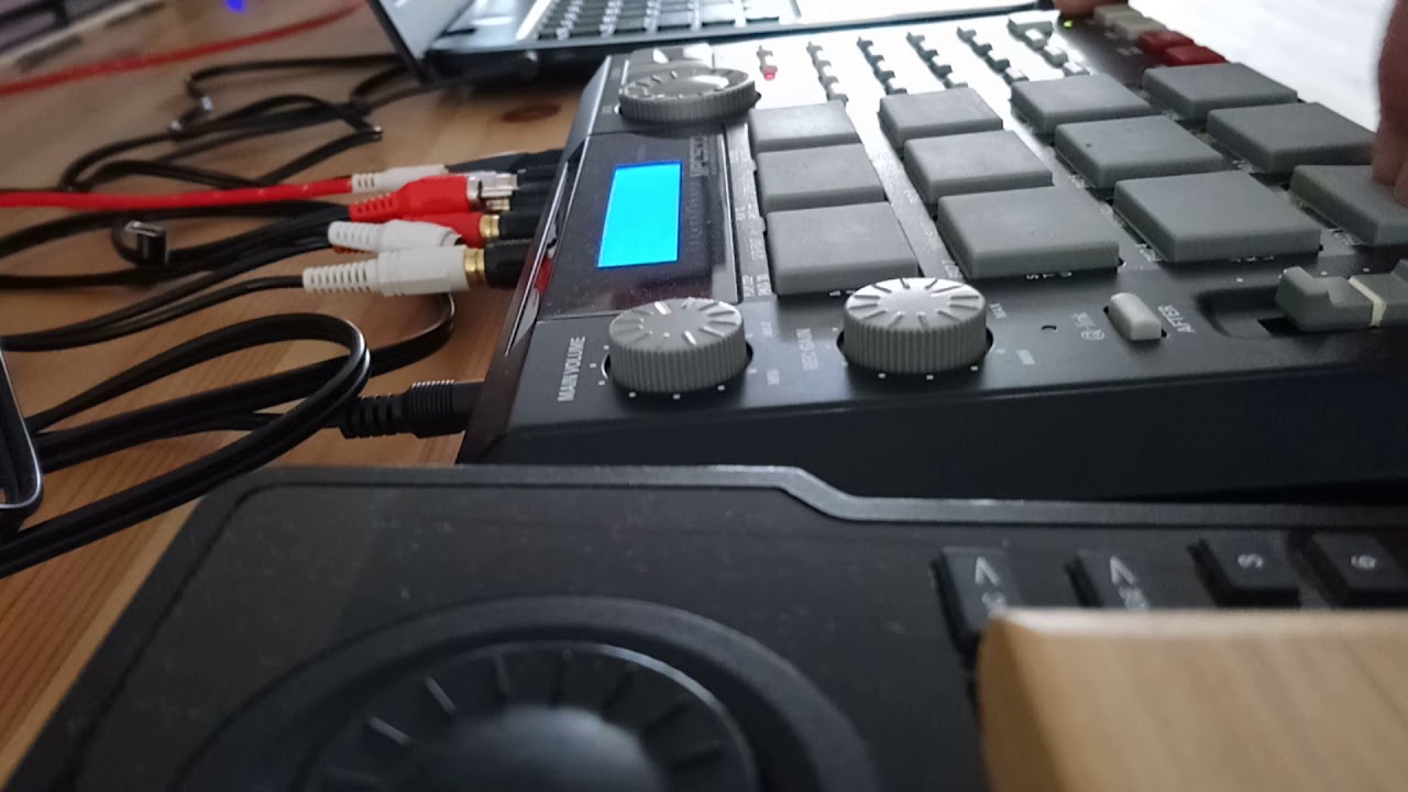 Maikie Beats BEATBATCH#01 Akai MPC 500 Boombap Beat Mix Tape
