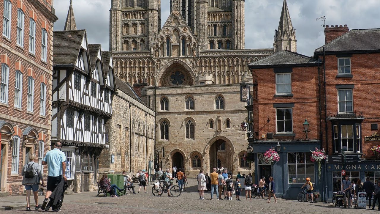 Lincoln Cathedral and Castle quarter tour