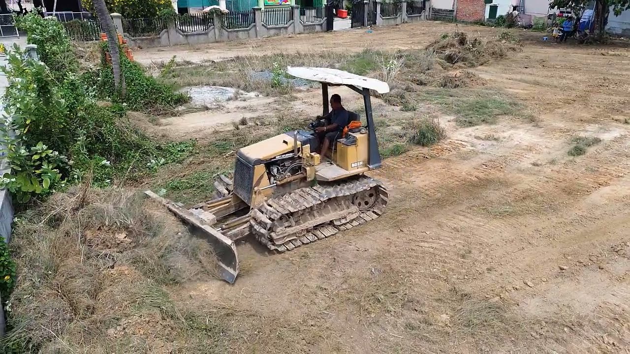Cleaning The Place Mitsubishi BD2H Dozer Pushing Grass And Trash  EP505