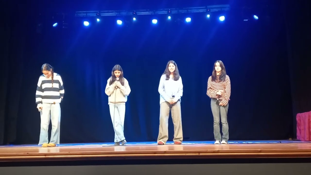 Regueifa sobre a Rádio Galega Música no Festival de Valadares. 