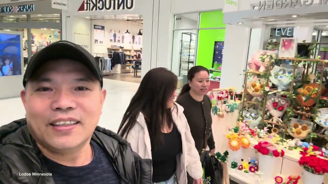 2026 First shopping with my wife and sisters. #MALL OF AMERICA 🇺🇸 