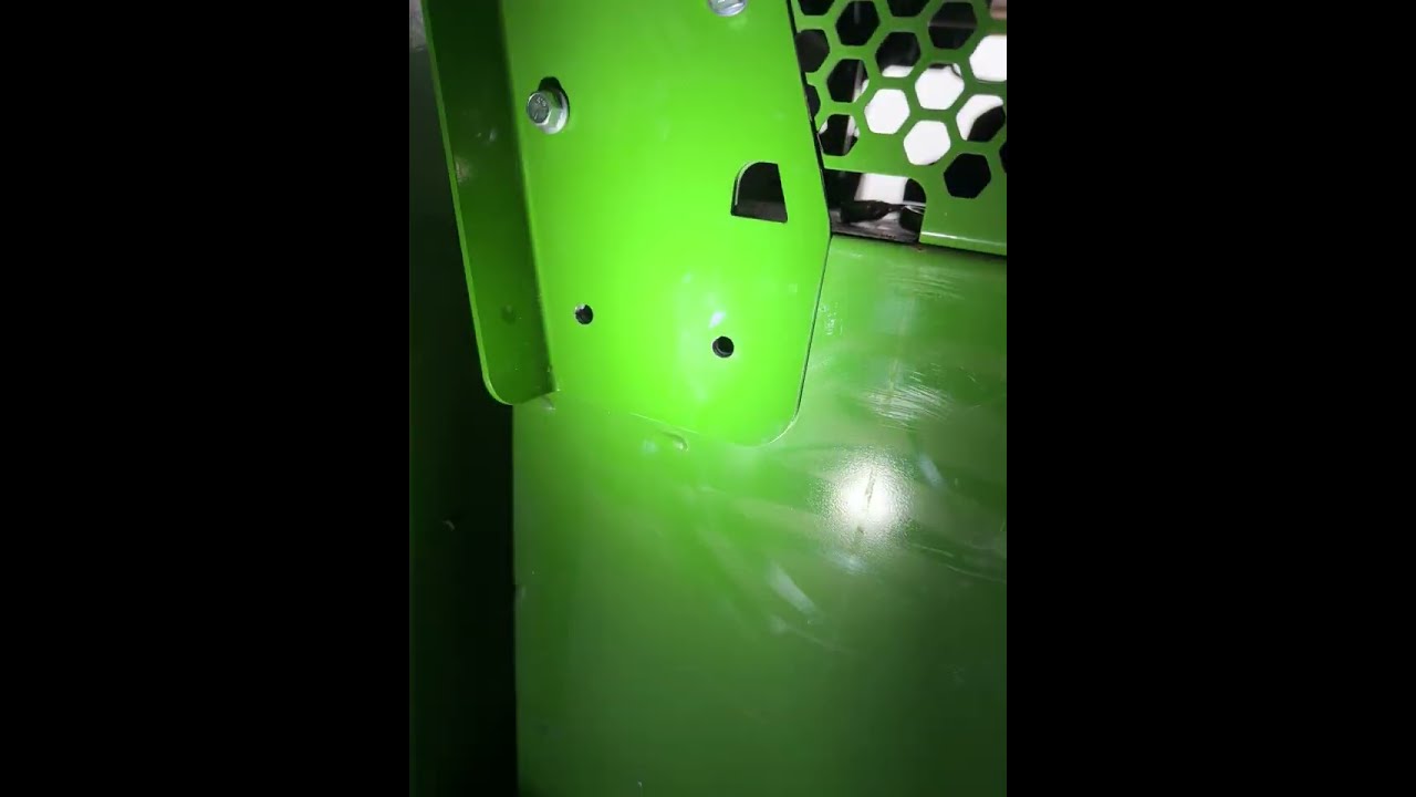 Field Seal TB1 upper hinge support bracket for John Deere Combines