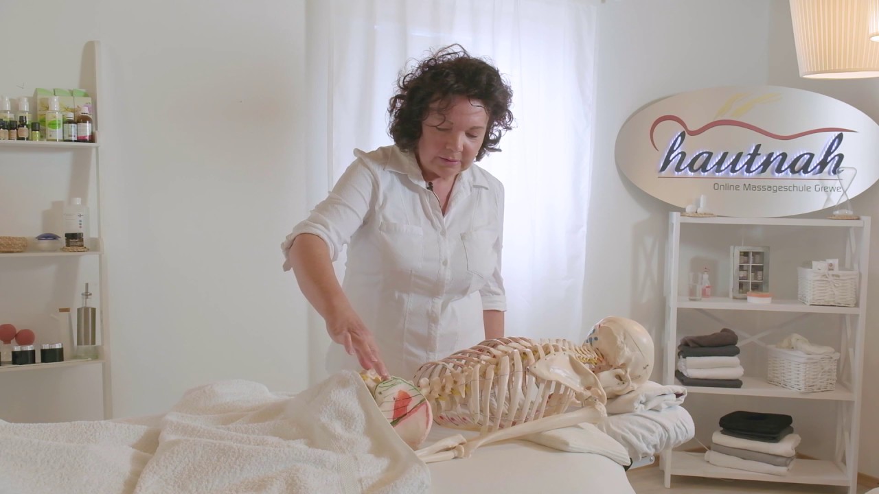 Rückenmassage Basic 1 - Massageschule leitet an.