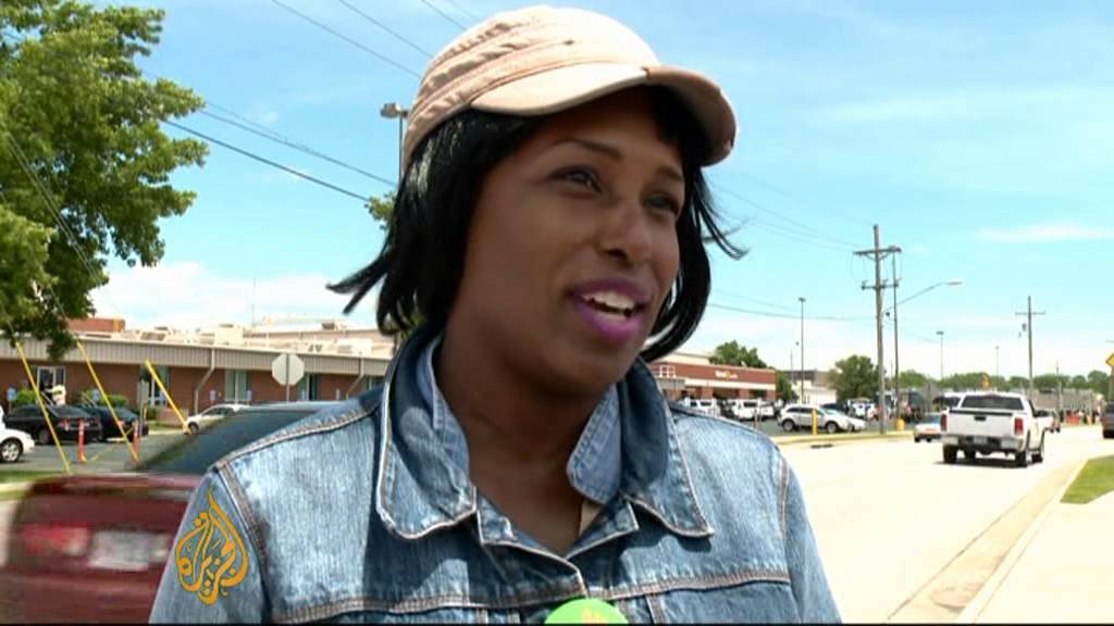 Workers demand pay boost from Walmart