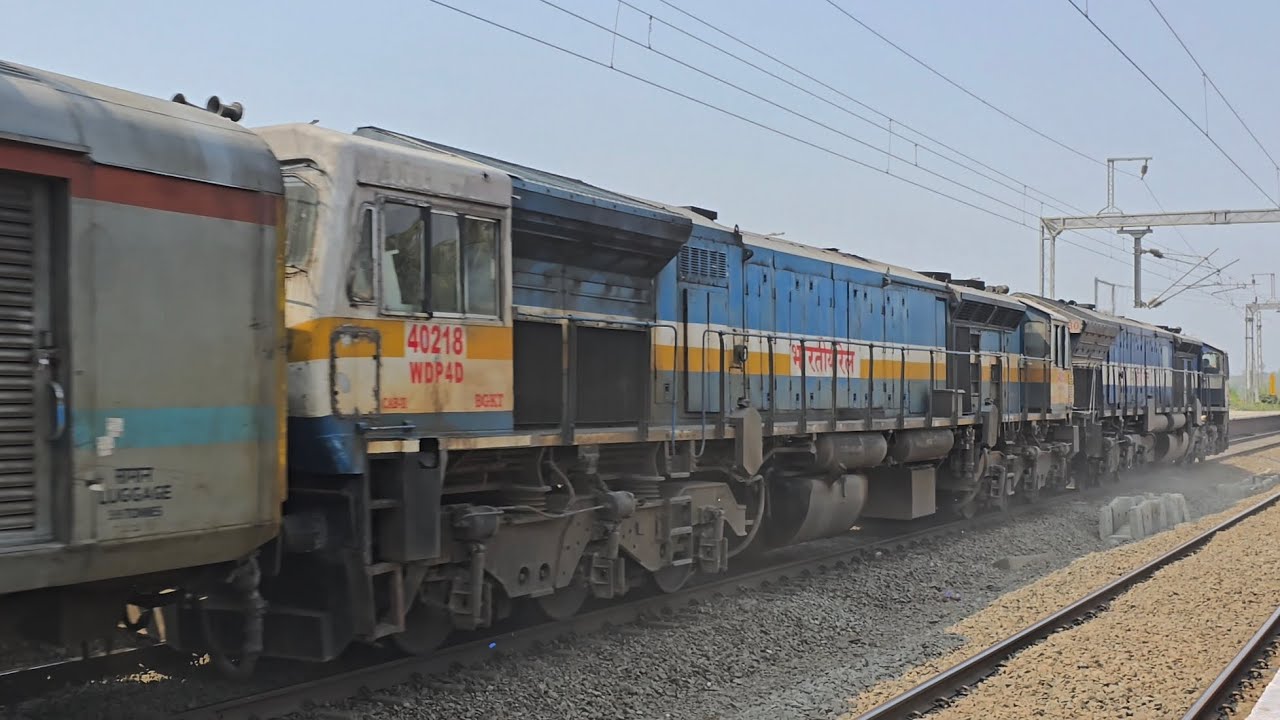 20080 BGKT WDP-4+40218 BGKT WDP-4D TWINS HAULING 19668 UDAIPUR CITY PALACE QUEEN HUMSAFAR EXPRESS 
