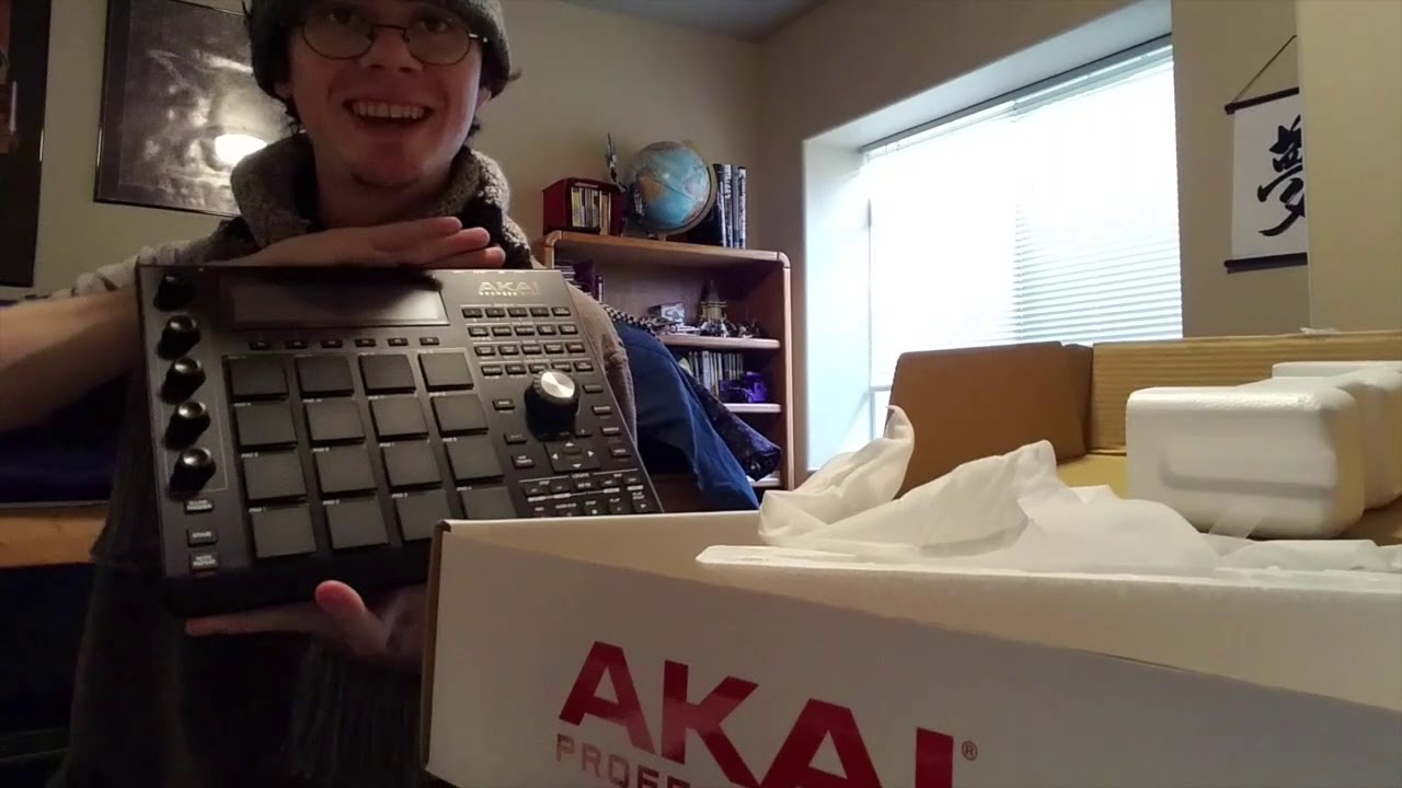 Akai MPC Studio Black Unboxing