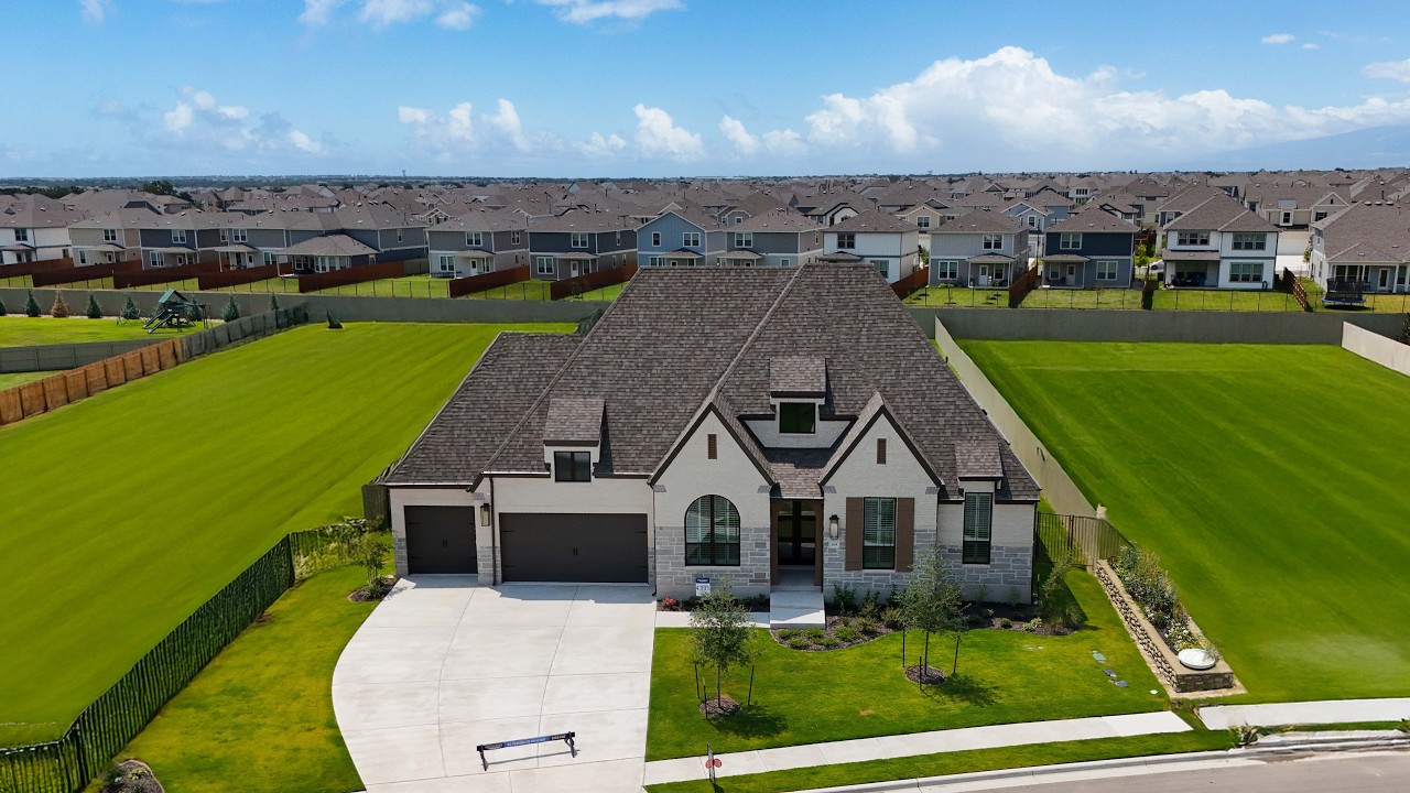Santa Rita Ranch Stunner! Highland Homes 274 Plan Tour | Liberty Hill, TX