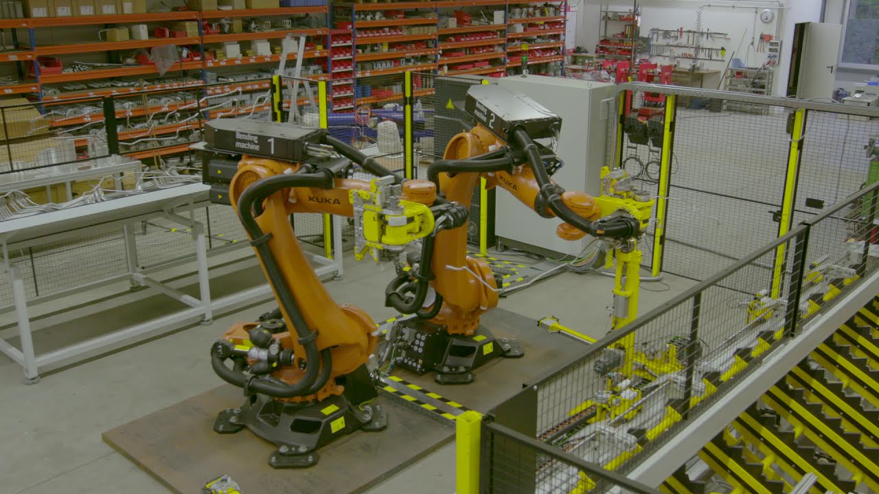 Roboterbiegesystem mit 2 Robotern
