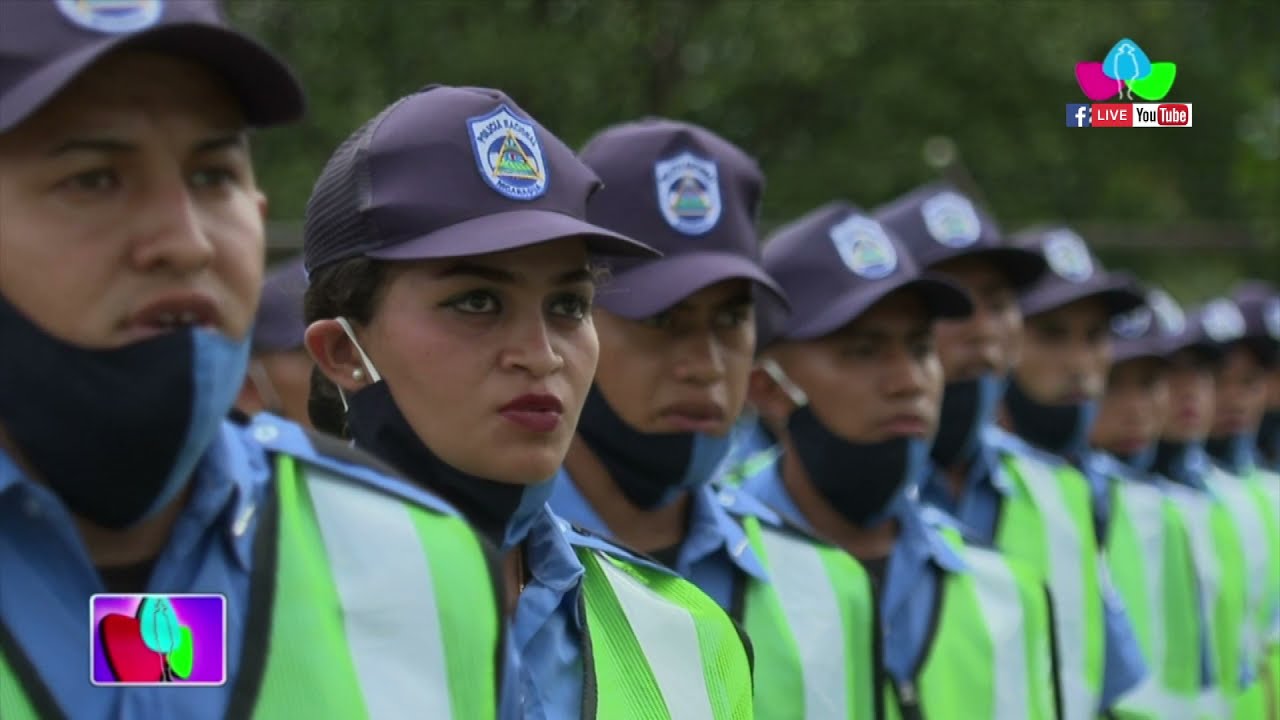 Clausura del curso básico policial de la Academia de Policía Walter Mendoza Martínez