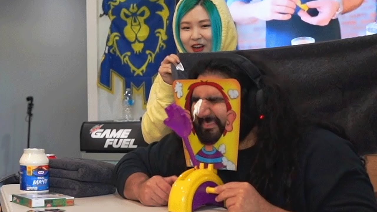 HAchubby shows me this new game she bought